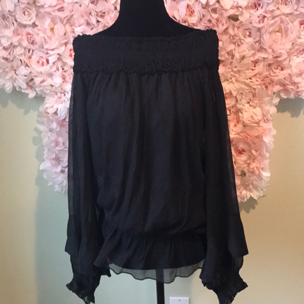 NWT Marciano off shoulder puff sleeve blouse